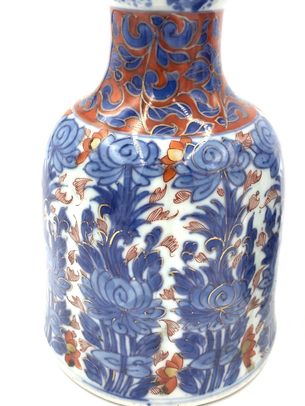PAIR OF CHINESE IMARI DECANTERS, PHOENIX. KANGXI PERIOD, 18TH CENTURY  View IV