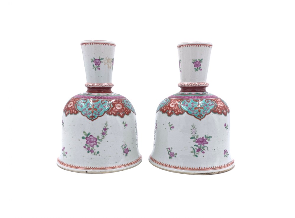 PAIR OF ANTIQUE CHINESE FAMILLE ROSE CANDLESTICK, CHINA, 18TH CENTURY