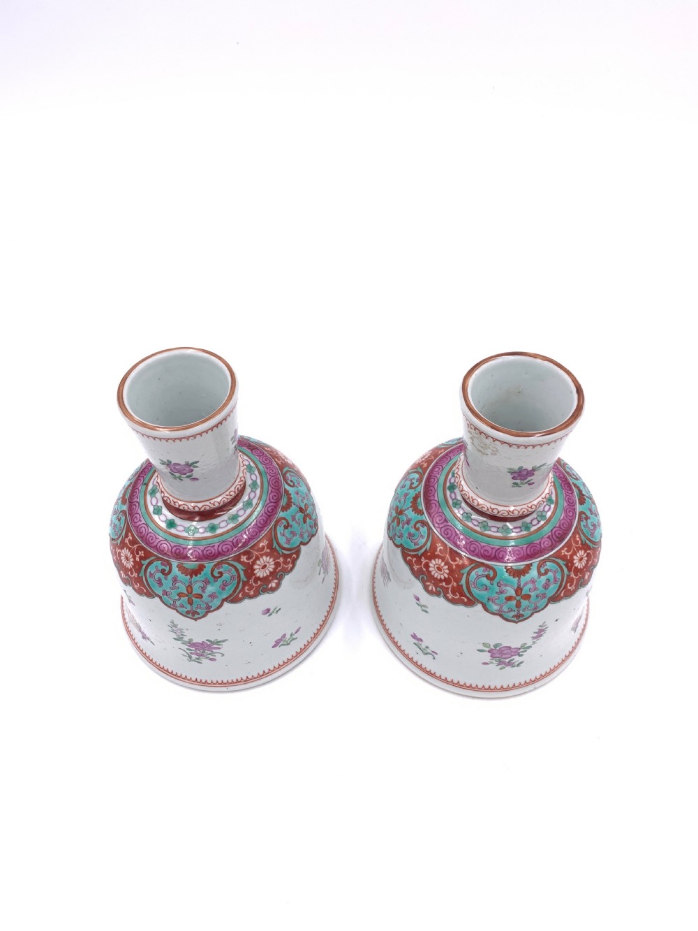 PAIR OF ANTIQUE CHINESE FAMILLE ROSE CANDLESTICK, CHINA, 18TH CENTURY View VII