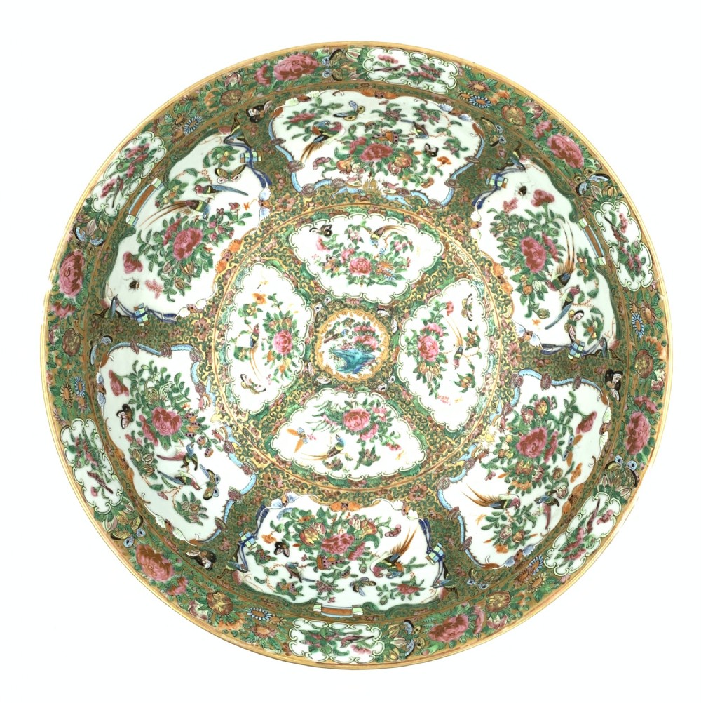 LARGE CHINESE CANTON FAMILLE ROSE BOWL, 19TH CENTURY  View II