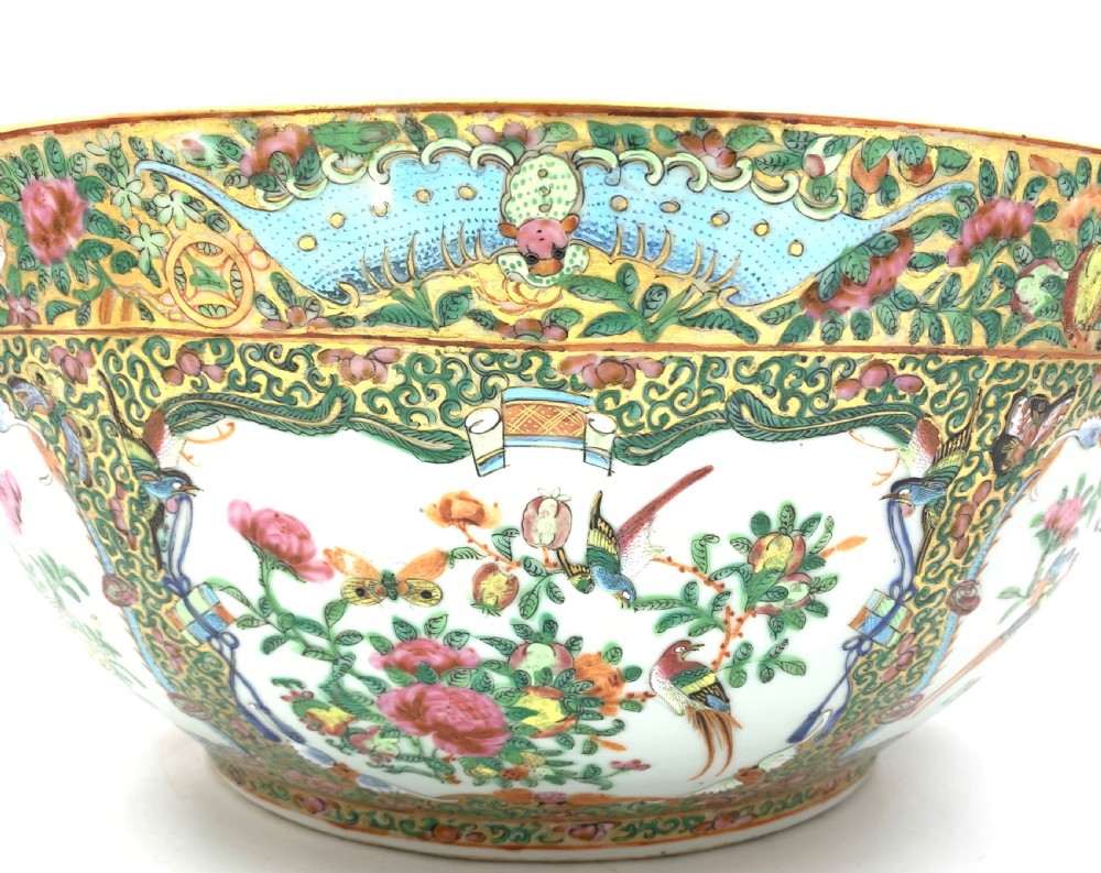 LARGE CHINESE CANTON FAMILLE ROSE BOWL, 19TH CENTURY  View VI