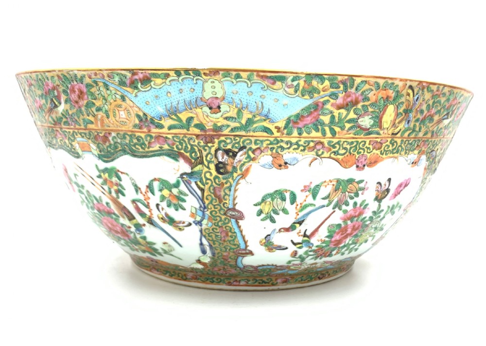 LARGE CHINESE CANTON FAMILLE ROSE BOWL, 19TH CENTURY  View VII