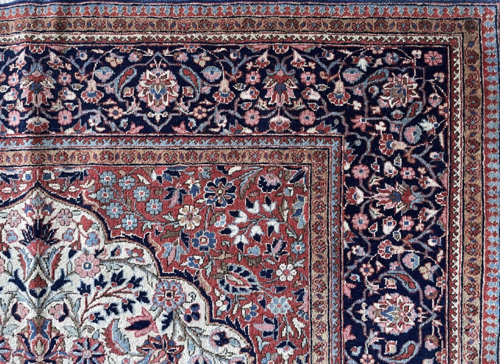 A FINE PAIR OF KASHAN RUGS, PERSIA  View II