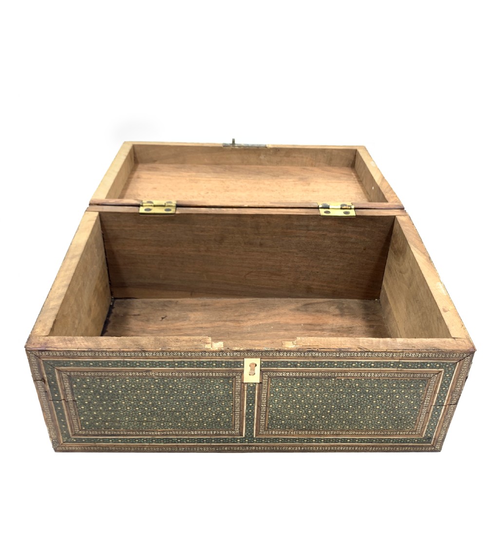A LARGE KATAMKARI BOX, PERSIA, 19TH CENTURY  View V