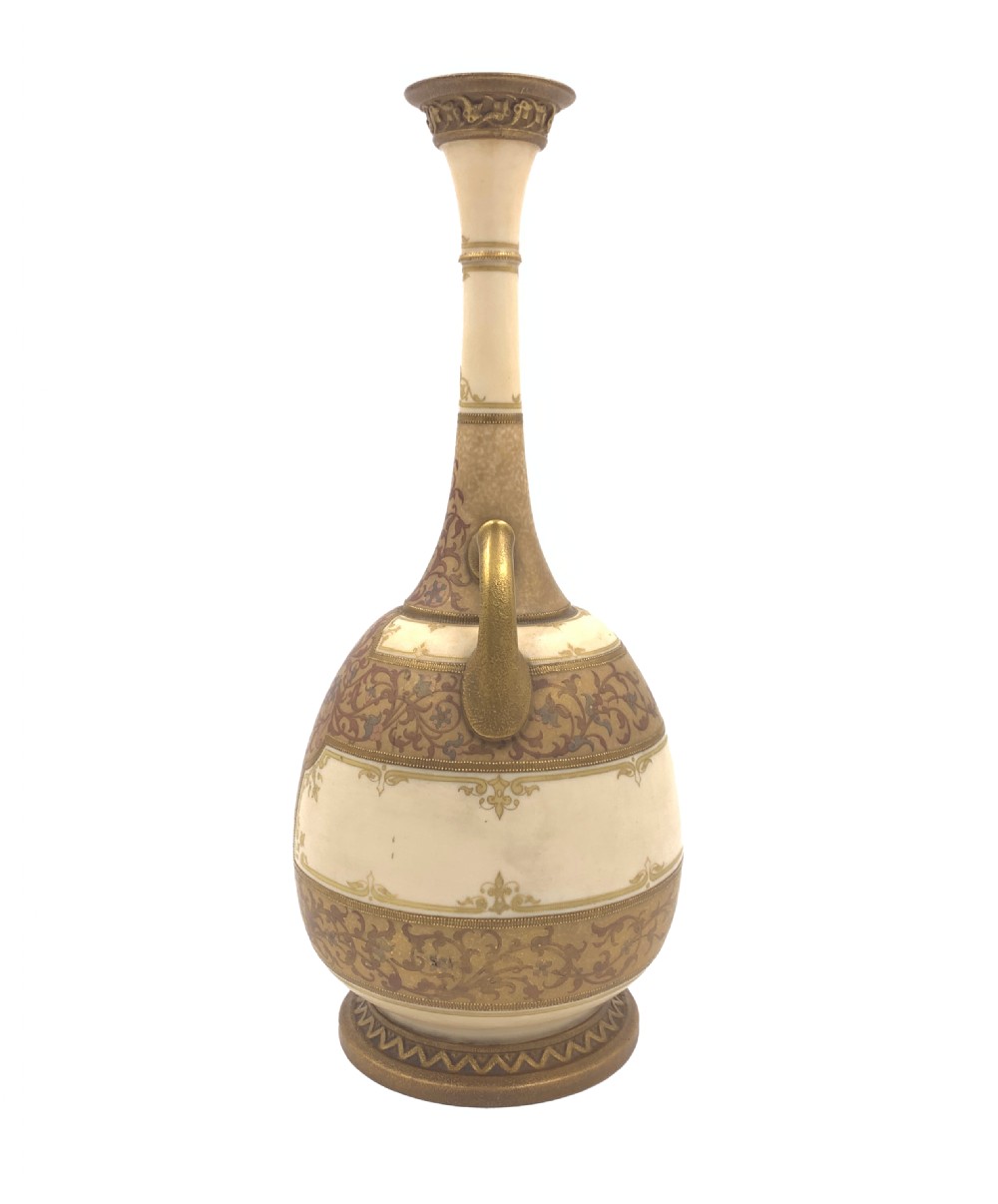 ROYAL WORCESTER CERAMIC VASE, LATE 19TH CENTURY  View II
