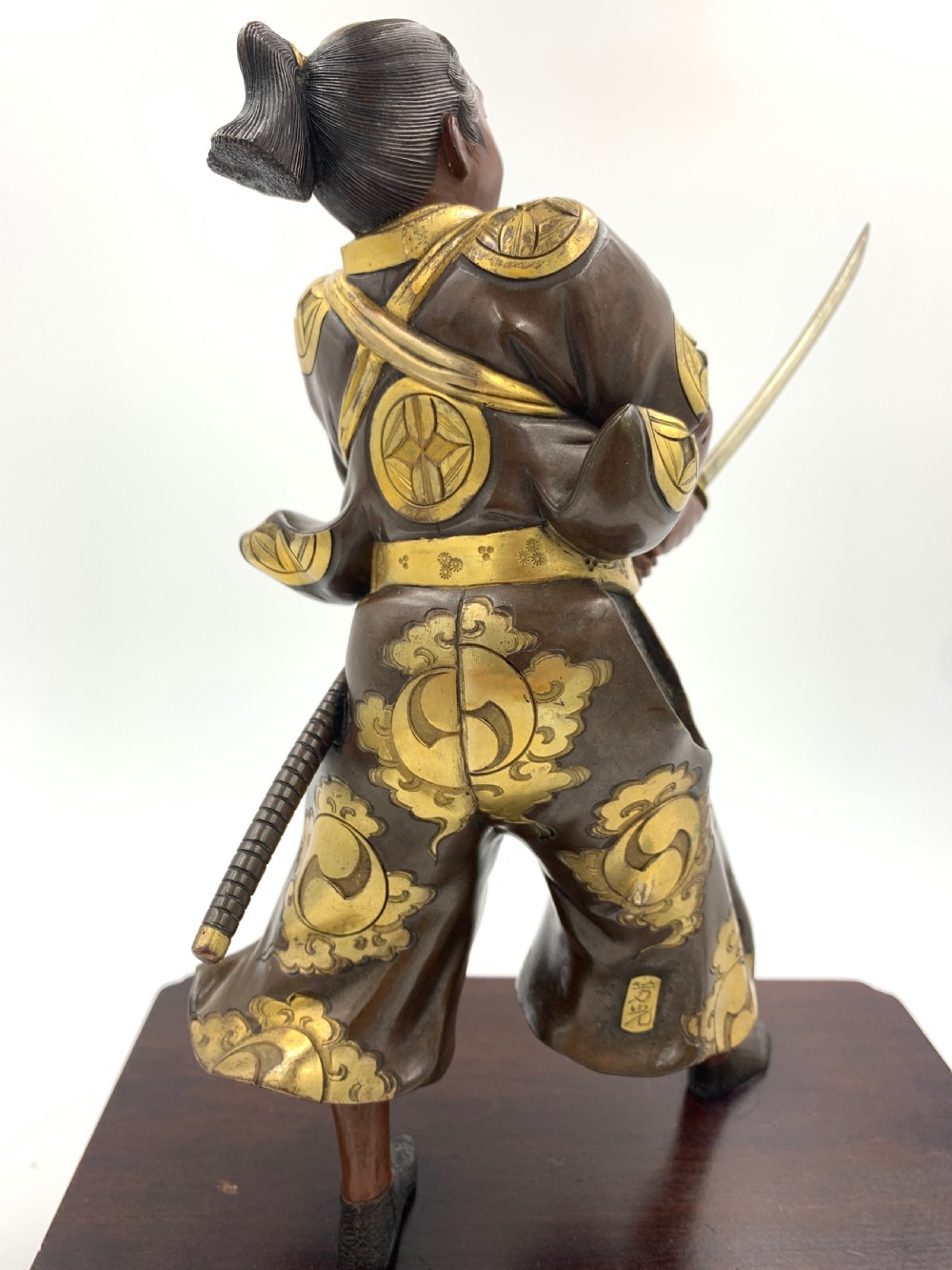 JAPANESE BRONZE SAMURAI FIGURE, MEIJI PERIOD  View X