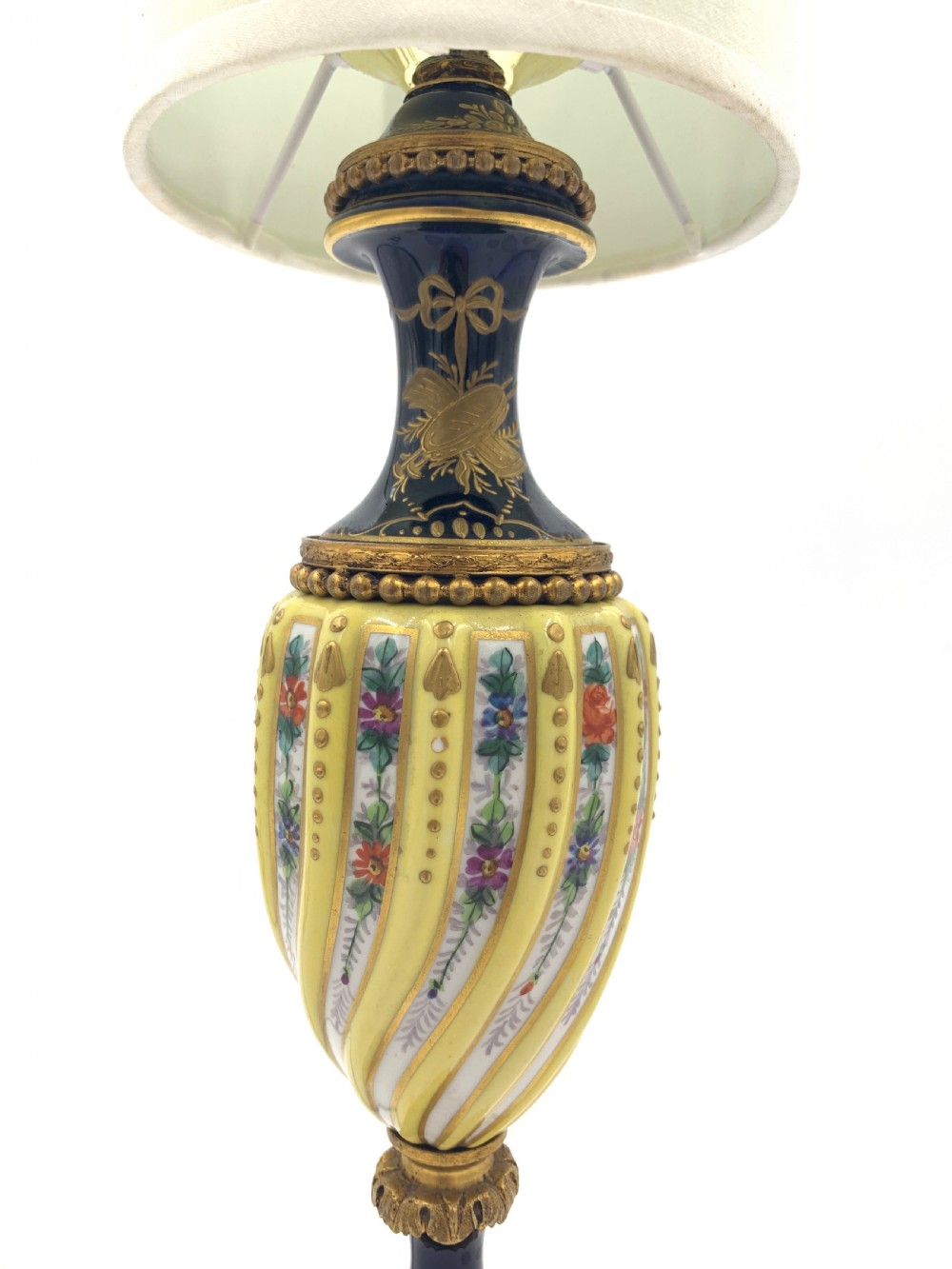 LATE 19TH CENTURY SEVRES STYLE PORCELAIN LAMP TWIST BODY  View III