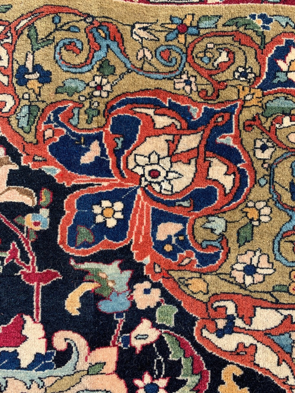 ANTIQUE WOOL AND PART SILK PERSIAN TEHRAN RUG  View V
