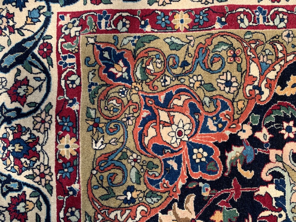 ANTIQUE WOOL AND PART SILK PERSIAN TEHRAN RUG  View IX