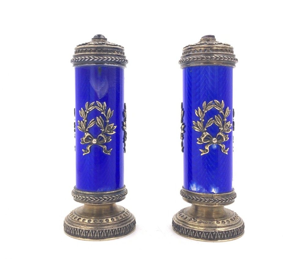 PAIR OF FABERGÉ STYLE PEPPERS  View IV
