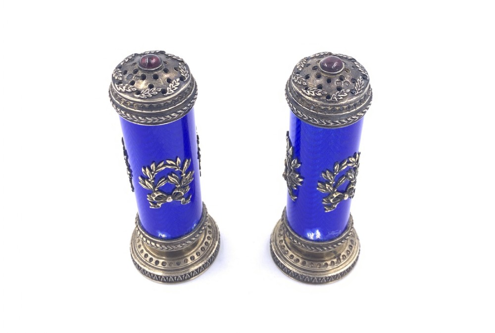 PAIR OF FABERGÉ STYLE PEPPERS  View VII