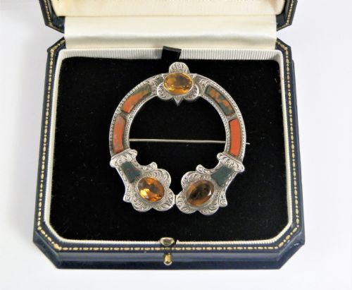 A Scottish Victorian Silver Agate Penannular Style Brooch, C1880