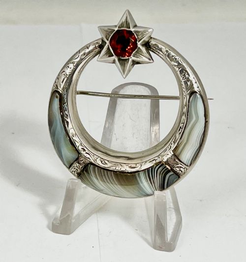 Victorian Scottish Agate Silver Brooch, C. 1860