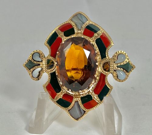 Scottish Antique Gold and Agate Brooch, 1881