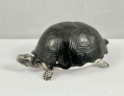 Victorian Antique Silver and Tortoise Vesta Box, London 1881.