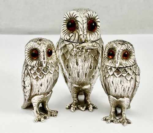 Elizabeth II Set of Silver Owl Condiments, Richard Comyns 1969