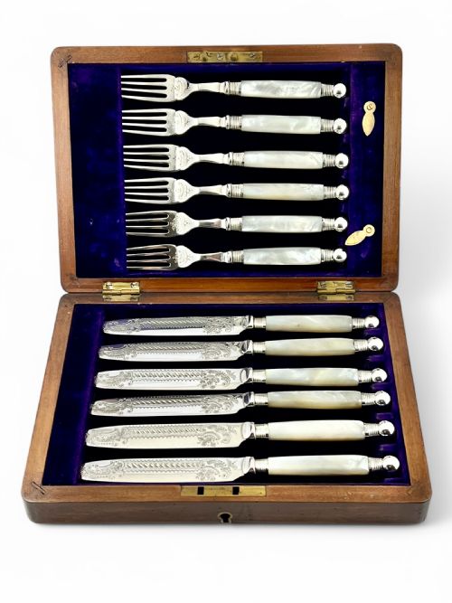 VICTORIAN ANTIQUE CASED SILVER KNIFE AND FORK SET SHEFFIELD 1897