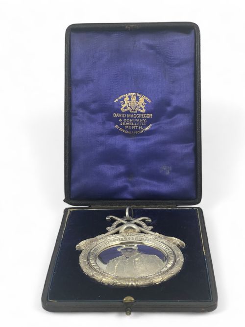 EDWARDIAN ANTIQUE SILVER CURLING CARGILL MEDAL DAVID MCGREGOR PERTH 1902 - ADDITIONAL PHOTO 4