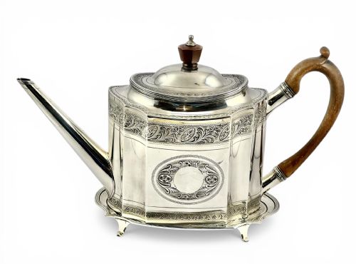 GEORGE III ANTIQUE SILVER TEAPOT AND STAND ROBERT HENNELL I LONDON 1792
