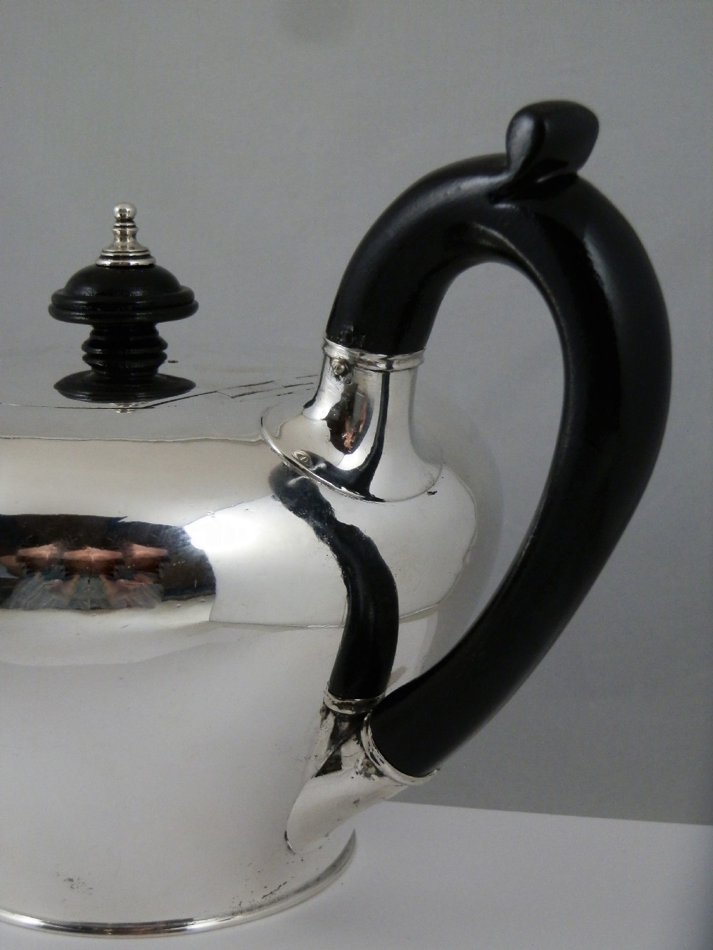 George III silver teapot by Benjamin Smith, London 1813 View VII