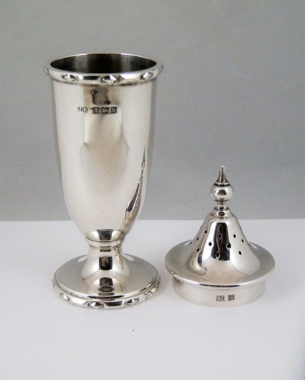 Elizabeth II silver 5 piece condiment set, Birmingham 1961 View VIII