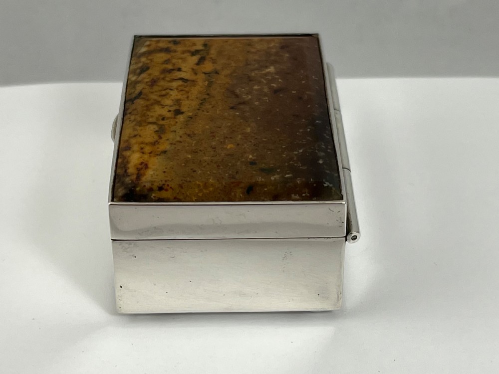 Scottish Provincial silver agate box, Aberdeen 1920 View II