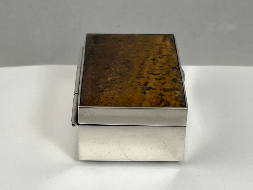 Scottish Provincial silver agate box, Aberdeen 1920 View V