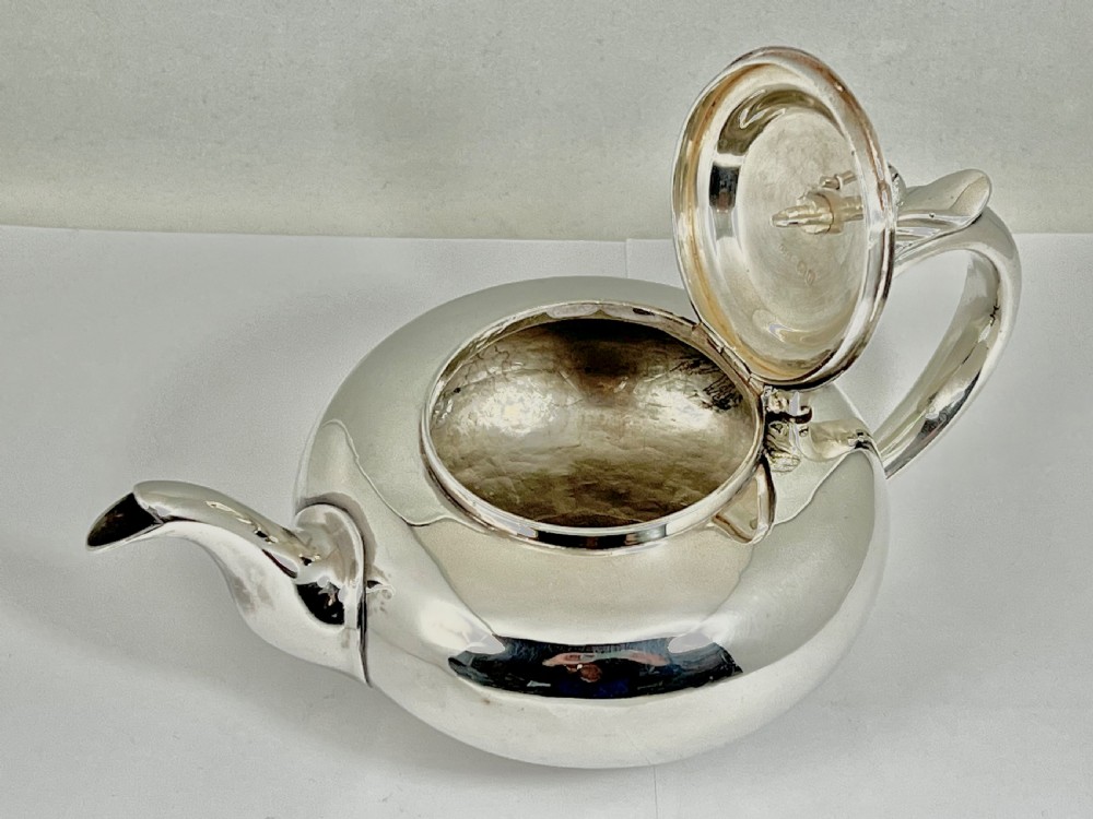 William IV silver saffron tea pot, London 1835 View VII