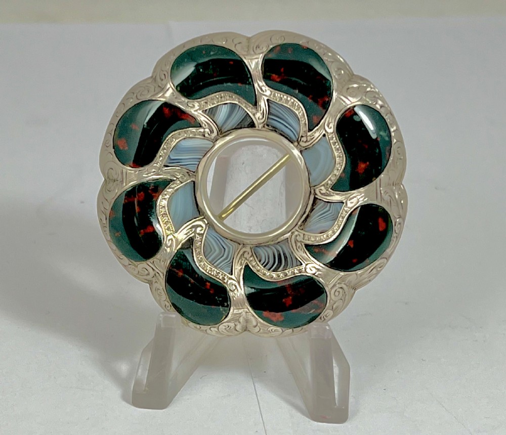 Victorian Scottish agate silver brooch, c. 1860