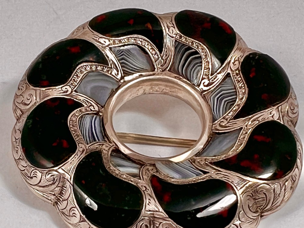 Victorian Scottish agate silver brooch, c. 1860 View III
