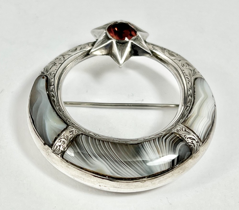 Victorian Scottish agate silver brooch, c. 1860 View IV