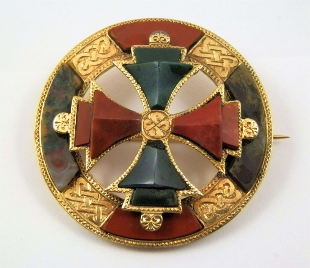Scottish Victorian antique gold agate brooch. c.1880