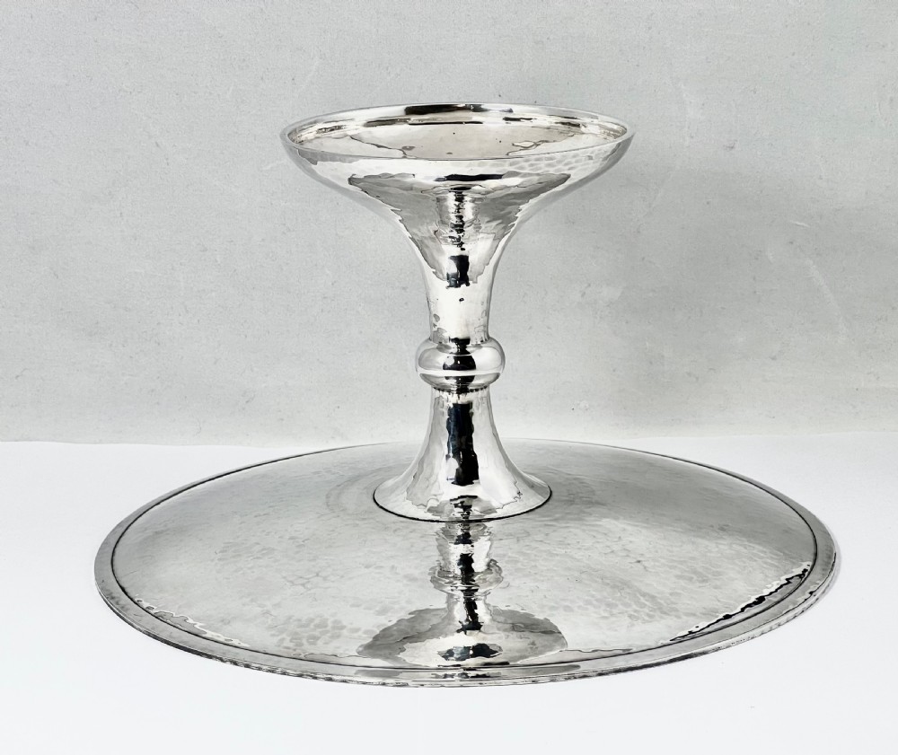 George V antique silver arts and crafts tazza, Pearce & Son, Leeds 1915 View V