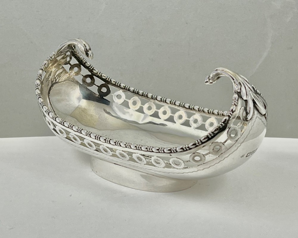 George V silver Viking Long Boat bowl, Chester 1915