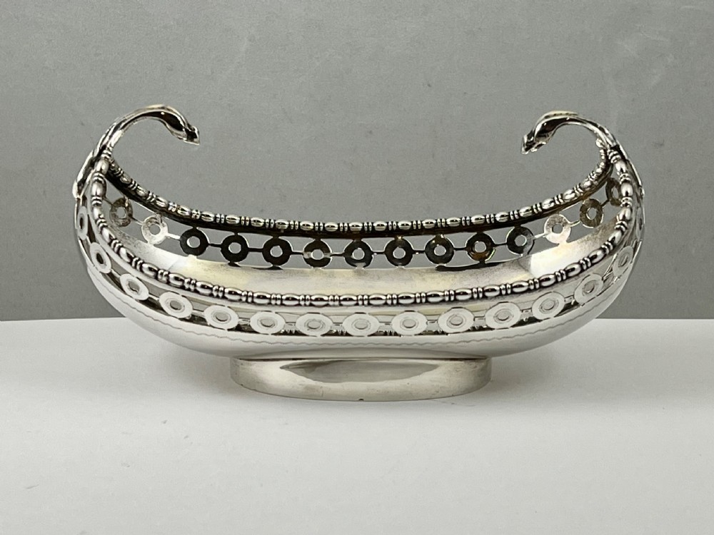 George V silver Viking Long Boat bowl, Chester 1915 View II