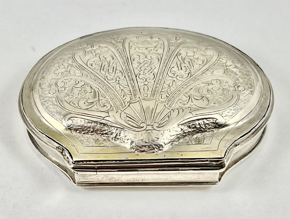 Queen Anne or George I silver snuff box c1710-1725