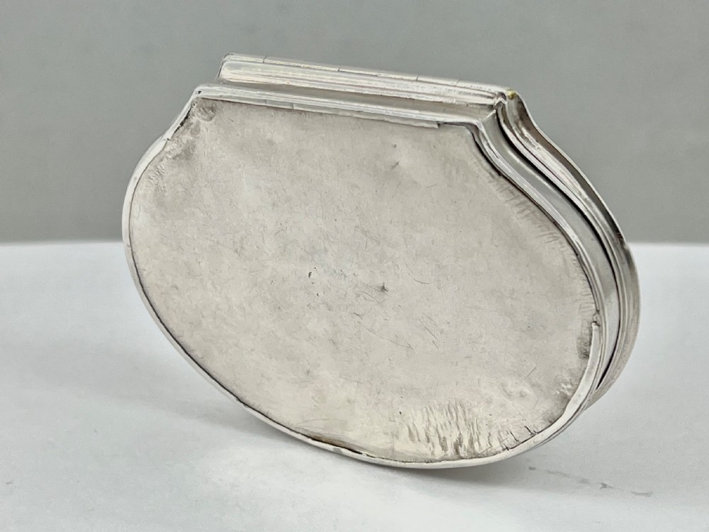Queen Anne or George I silver snuff box c1710-1725 View V