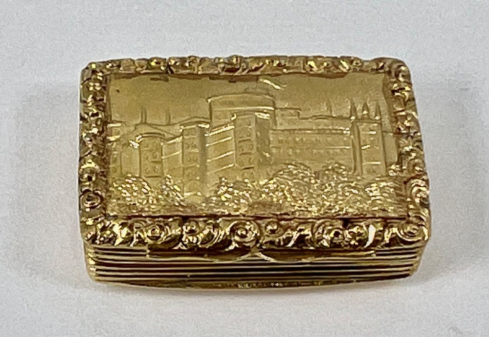 William IV silver gilt vinaigrette “Windsor Castle” top, 1836 View III