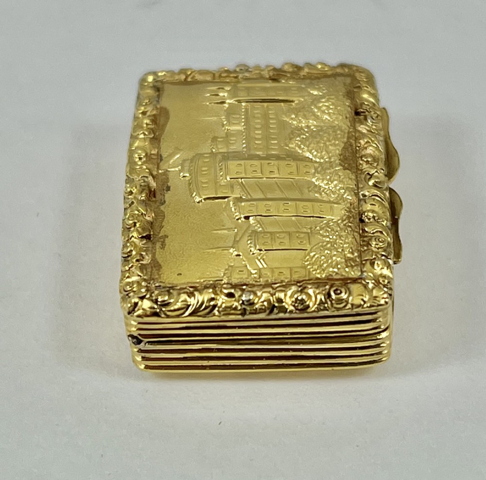 William IV silver gilt vinaigrette “Windsor Castle” top, 1836 View V