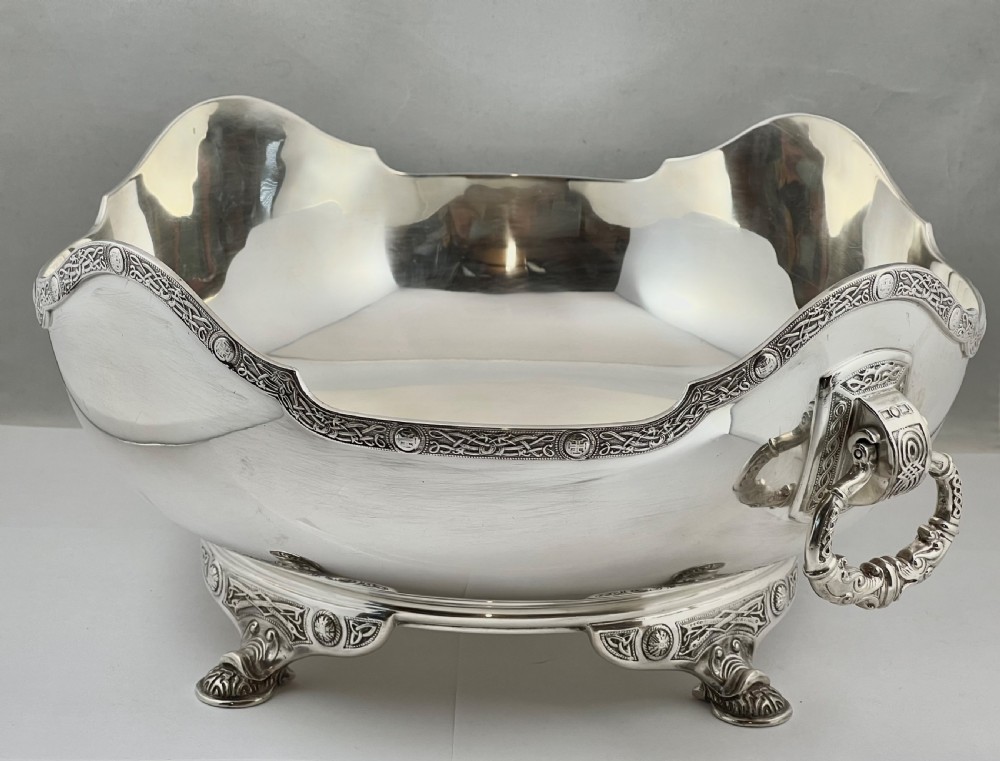 George V silver antique Celtic revival fruit bowl, Elkington 1913 View III
