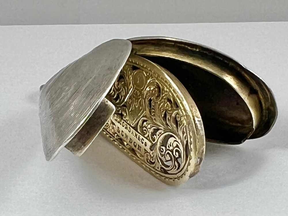 Victorian rare antique silver mussel vinaigrette, Samson Mordan 1876 View VII