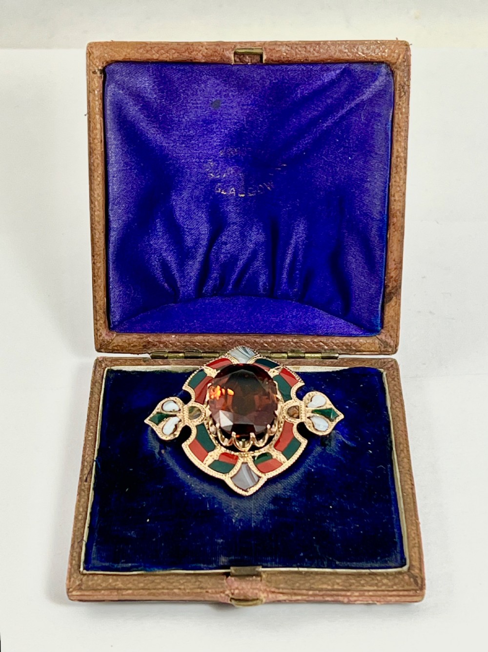 Scottish antique gold and agate brooch, 1881 View VIII