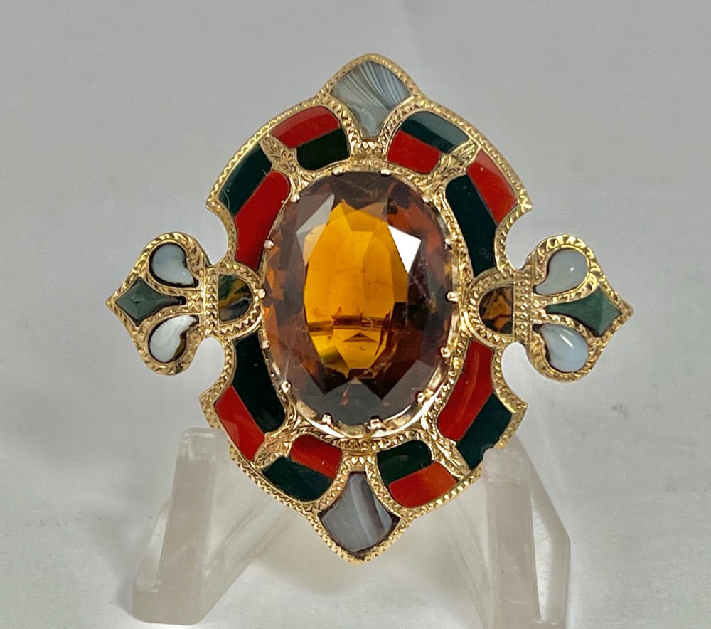 Scottish antique gold and agate brooch, 1881 View IX