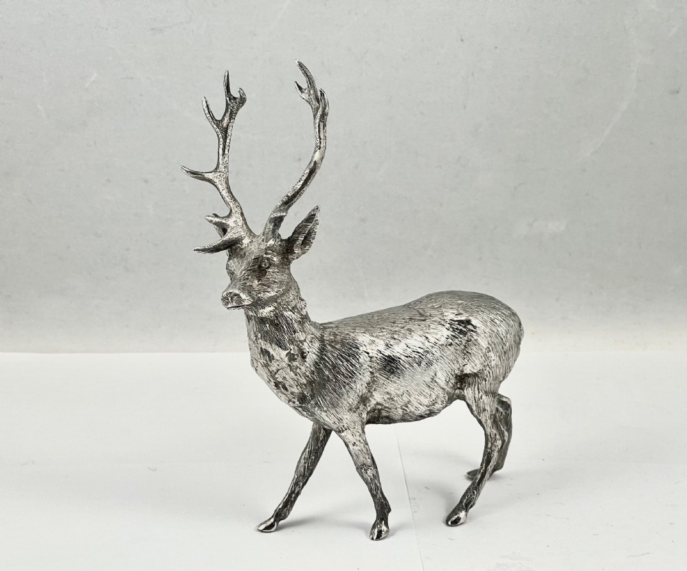 Elizabeth II silver red deer stag and hind, London 1970 View III