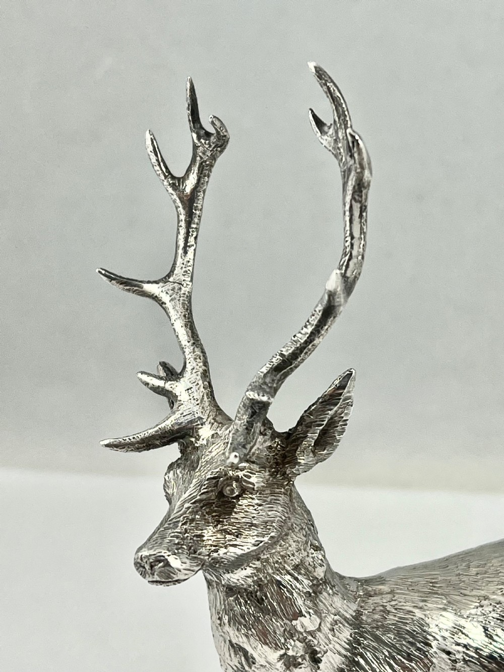 Elizabeth II silver red deer stag and hind, London 1970 View V