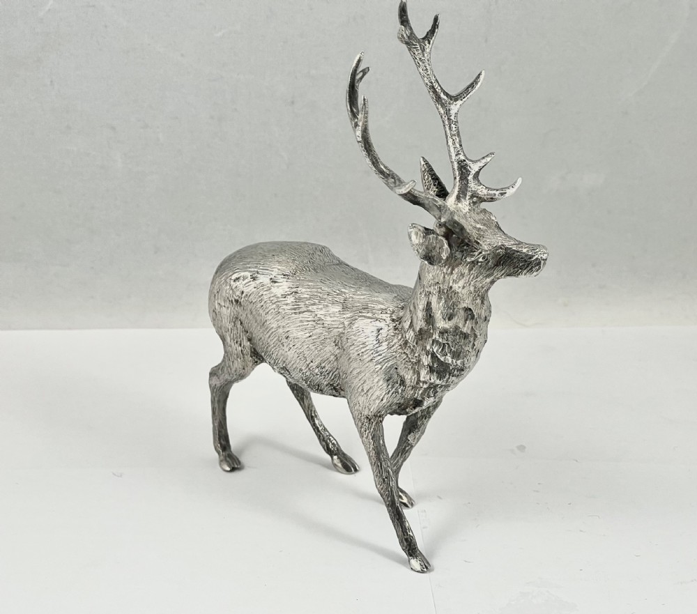 Elizabeth II silver red deer stag and hind, London 1970 View X