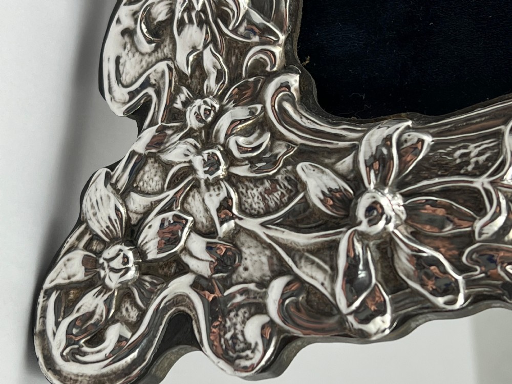 Elizabeth II Art Nouveau silver picture frame, Birmingham 1968. View III