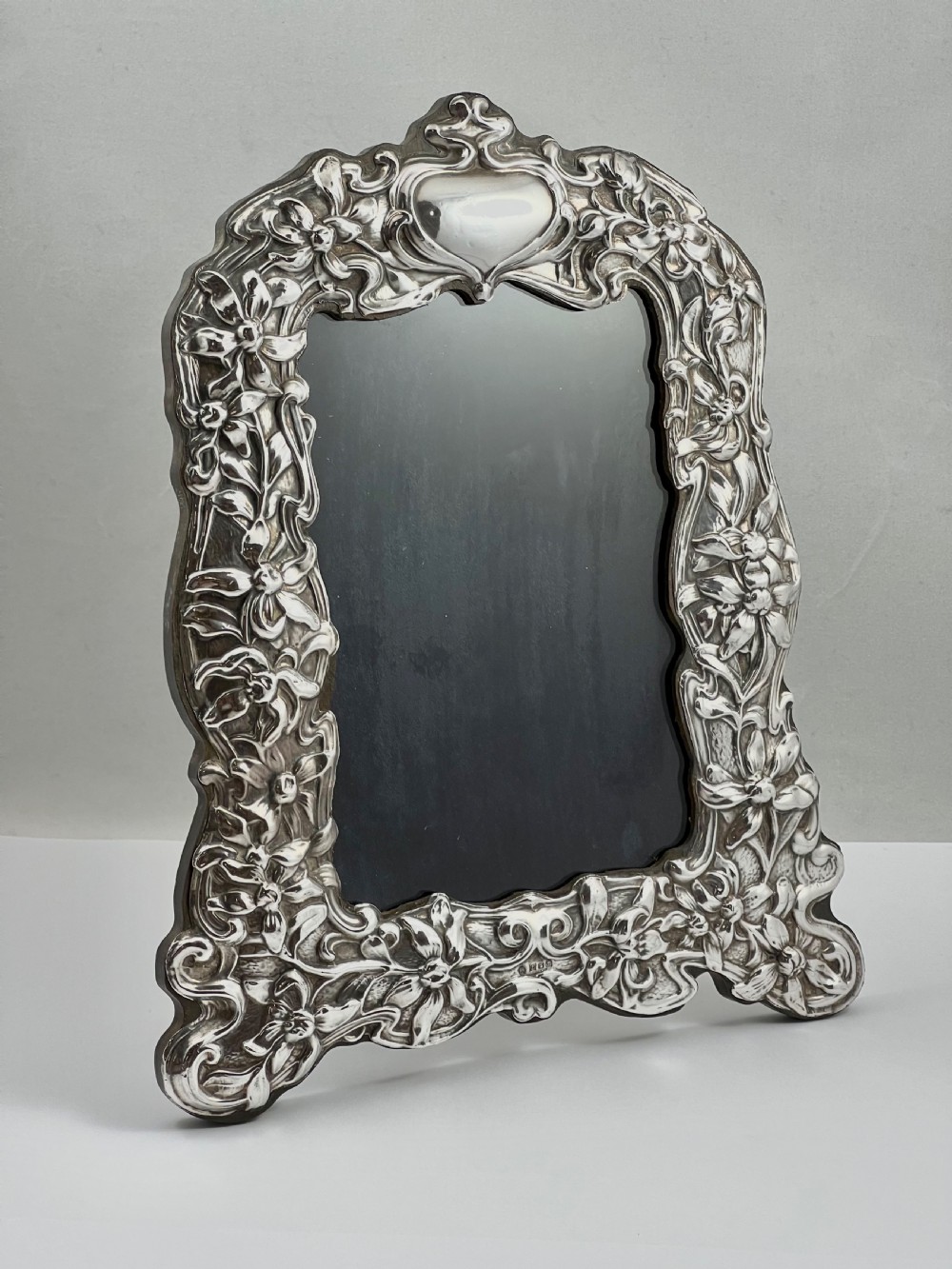 Elizabeth II Art Nouveau silver picture frame, Birmingham 1968. View VI
