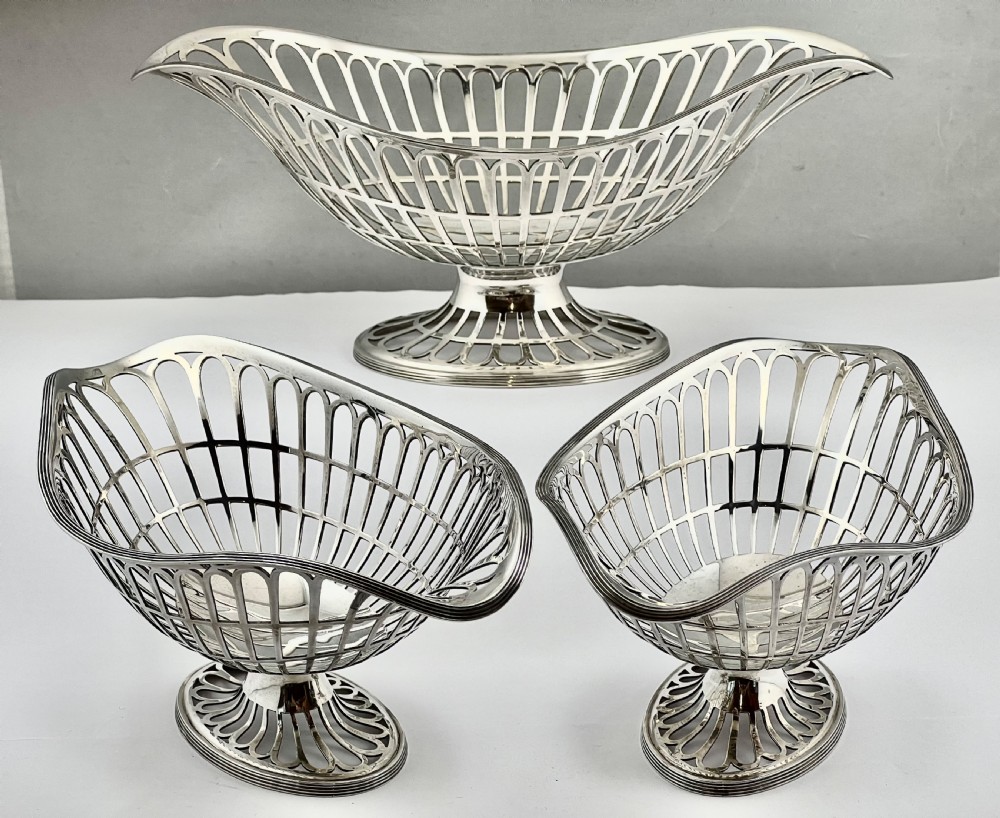 George V antique three silver fruit bowl set, Mathew Hall 1913