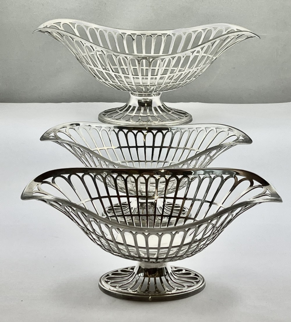 George V antique three silver fruit bowl set, Mathew Hall 1913 View IV